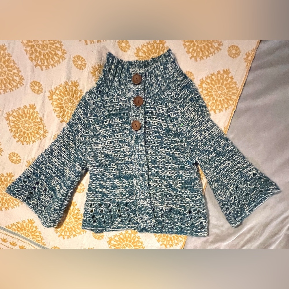 Free People chunky knit cardigan in a size Small
💫 Sale Price💫